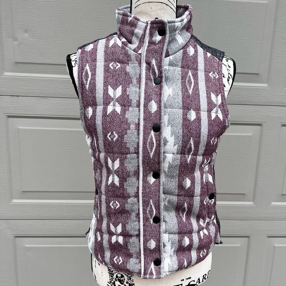 STACCATO GRAY BURGUNDY PUFFER VEST SIZE SMALL - Picture 2 of 11